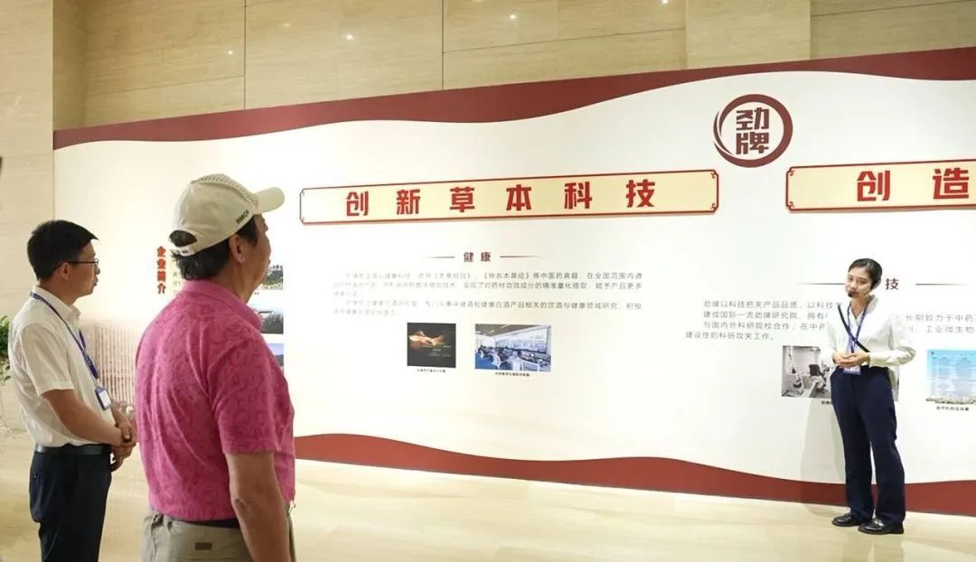 亲眼见到这一幕,他惊叹…
